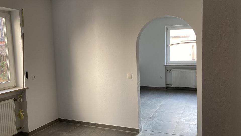 Erdgeschoßwohnung Sulzfeld - 4 Zimmer, 120 m&sup2;, 950&euro; | Angebot:25229438