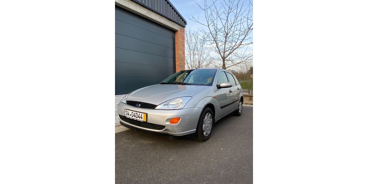 Ford Focus 50.730 km 2.950 &euro; Dittelbrunn 97456