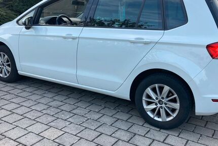 VW Golf Sportsvan 152.000 km 9.500 &euro; Sand 97522