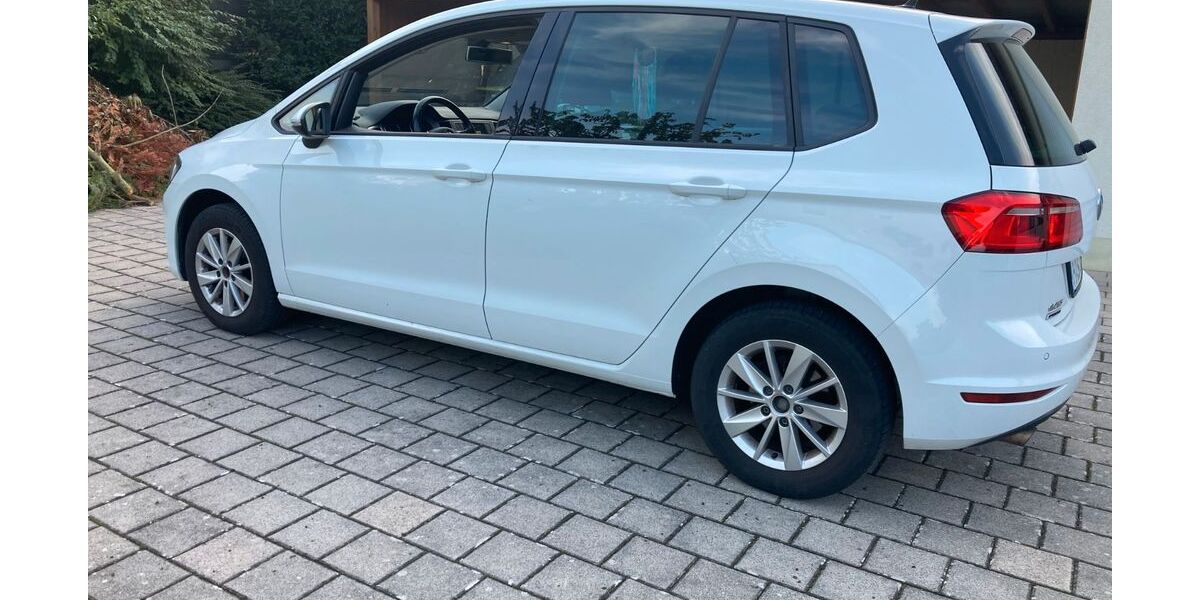 VW Golf Sportsvan 152.000 km 9.500 &euro; Sand 97522