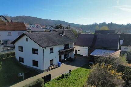 Haus Hofheim Eichelsdorf - 7 Zimmer, 210 m&sup2;, 220.000&euro; | Angebot:26475693