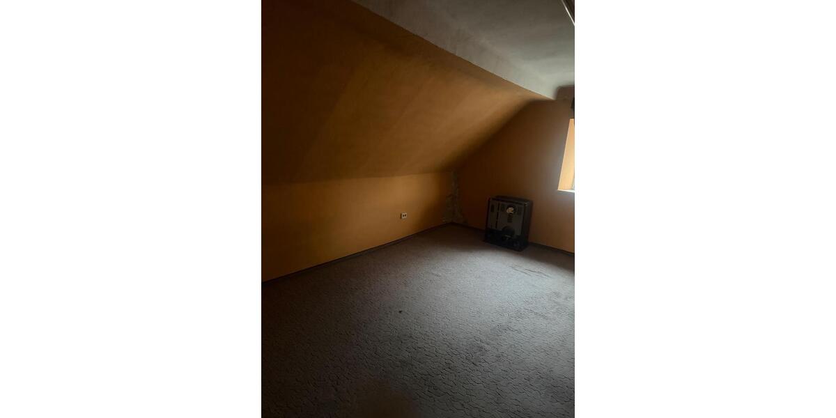 Einfamilienhaus Schweinfurt Haardt - 6 Zimmer, 150 m&sup2;, 170.000&euro; | Angebot:25427986