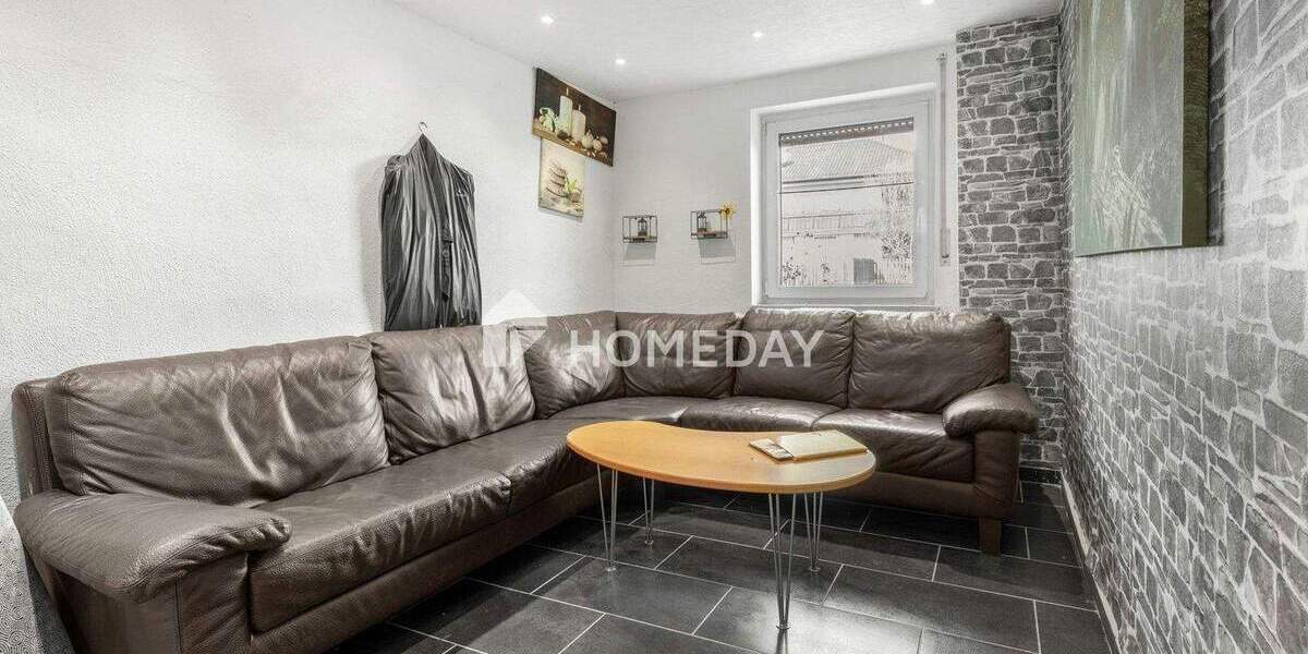 Einfamilienhaus Volkach Gaibach - 7 Zimmer, 230 m&sup2;, 350.000&euro; | Angebot:25689191