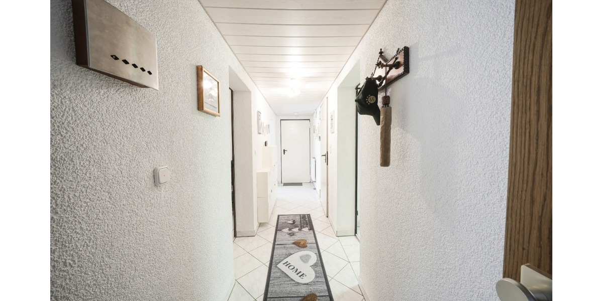 Sehr gepflegtes, freistehendes Mehrfamilien- Generationenhaus, zur Eigennutzung und Kapitalanlage - Mehrfamilienhaus, Wohnhaus Poppenhausen | Angebot:25374817