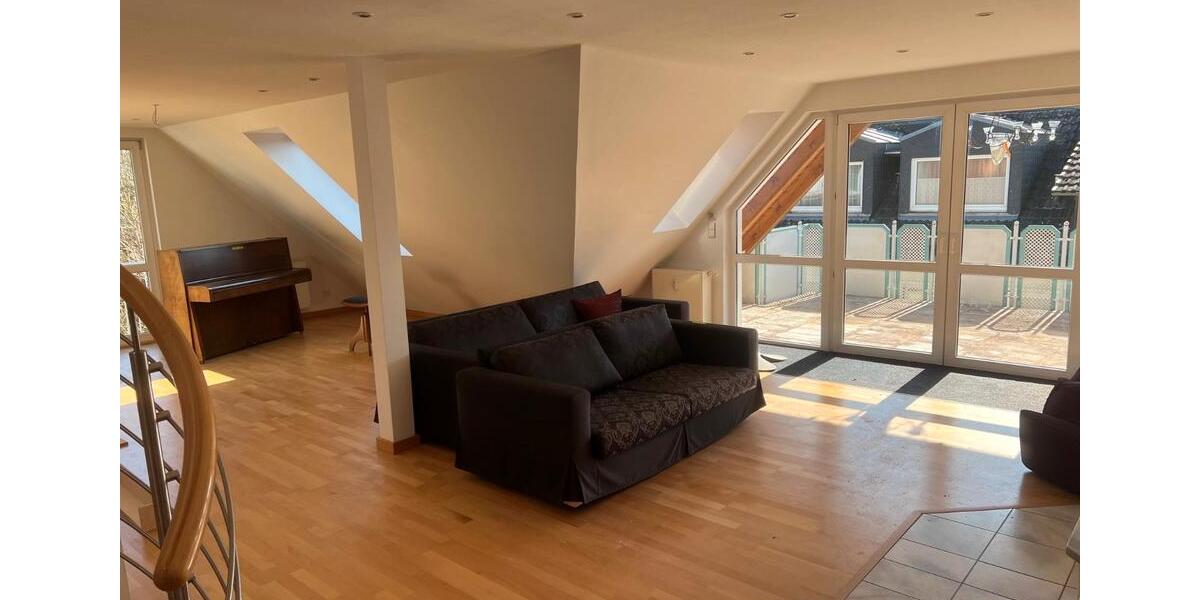 Dachgeschoßwohnung Bad Bocklet - 3 Zimmer, 130 m&sup2;, 1.170&euro; | Angebot:26459668