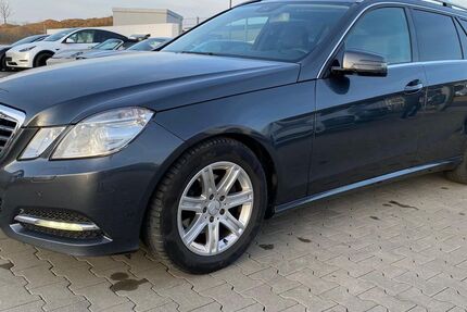 Mercedes-Benz E 220 230.207 km 8.250 &euro; Bergtheim 97241