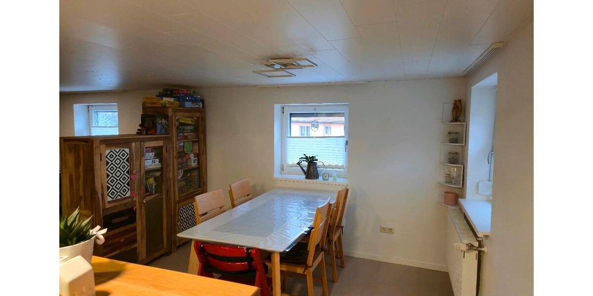 Einfamilienhaus Stadtlauringen - 5 Zimmer, 116 m&sup2;, 175.000&euro; | Angebot:26030096