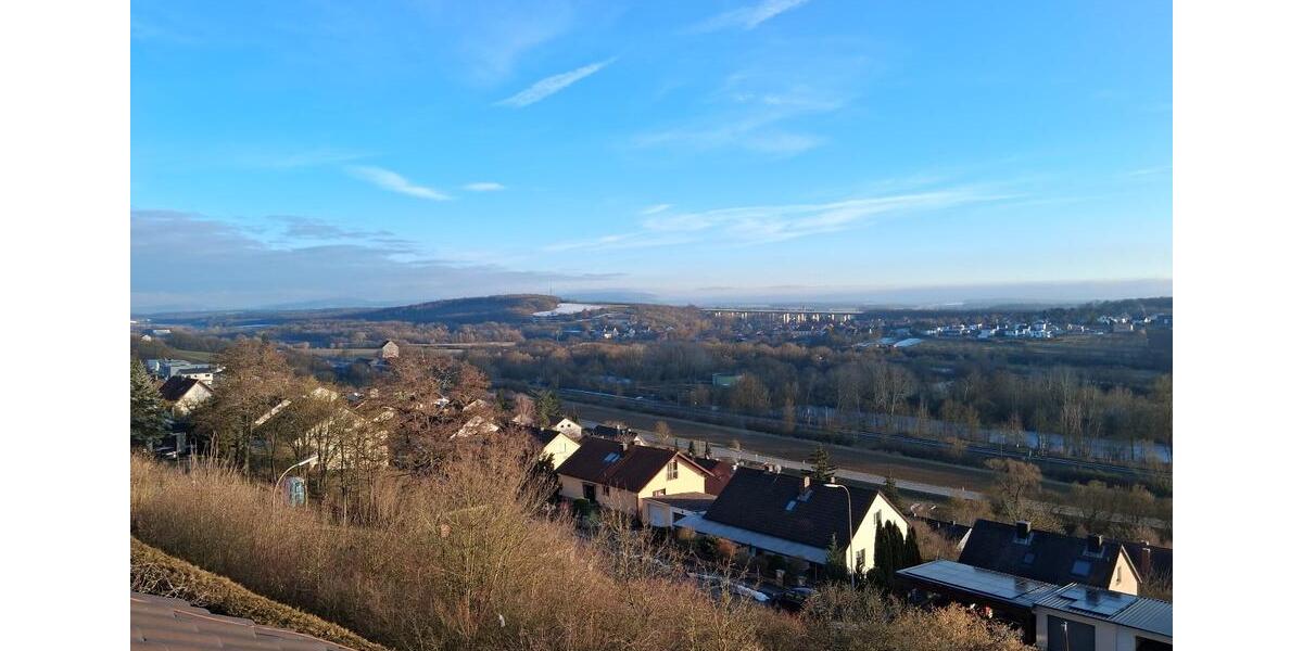 Dachgeschoßwohnung Gädheim - 3 Zimmer, 98 m&sup2;, 750&euro; | Angebot:24864276