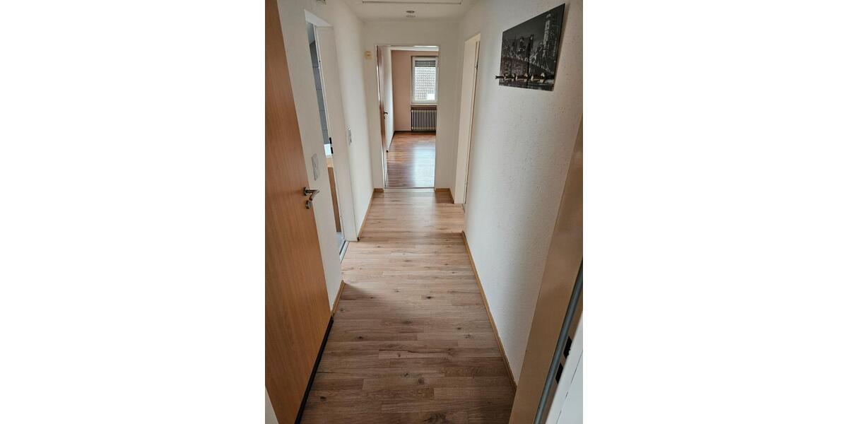 Dachgeschoßwohnung Hohenroth - 2.5 Zimmer, 65 m&sup2;, 470&euro; | Angebot:26033540