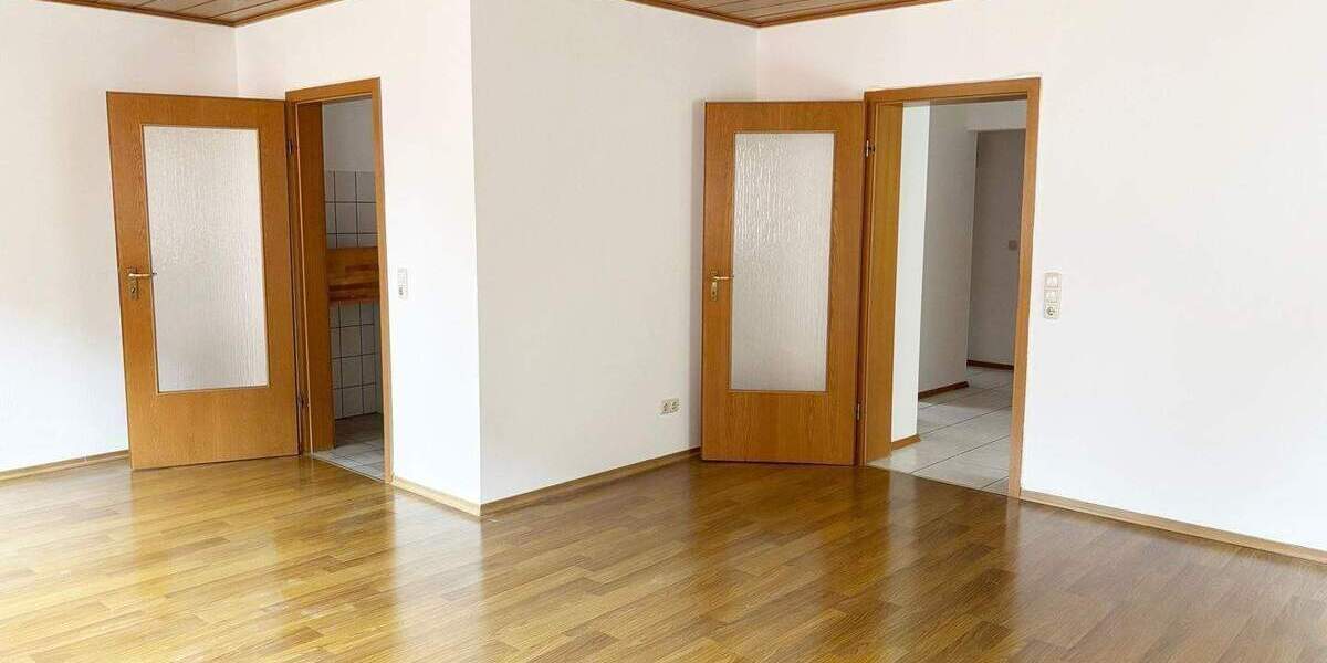 Etagenwohnung Dettelbach - 3 Zimmer, 98 m&sup2;, 870&euro; | Angebot:26082914