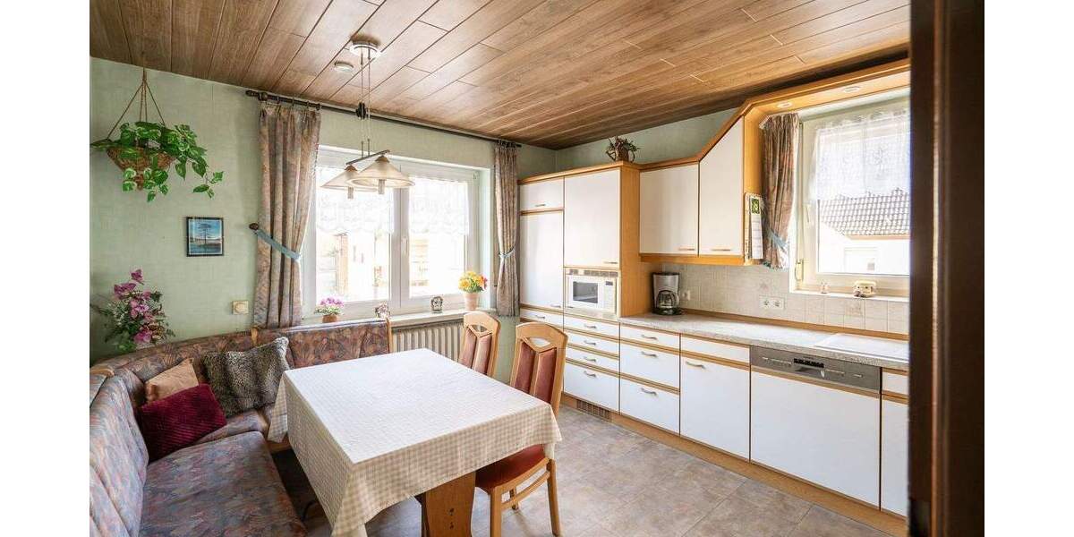 Mehrfamilienhaus, Wohnhaus Strahlungen - 6 Zimmer, 164 m&sup2;, 240.000&euro; | Angebot:25738674