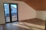 Dachgeschoßwohnung Gädheim - 3 Zimmer, 98 m&sup2;, 750&euro; | Angebot:24864276