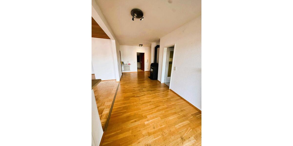 Maisonettenwohnung Maßbach - 5 Zimmer, 146 m&sup2;, 1.250&euro; | Angebot:25965571