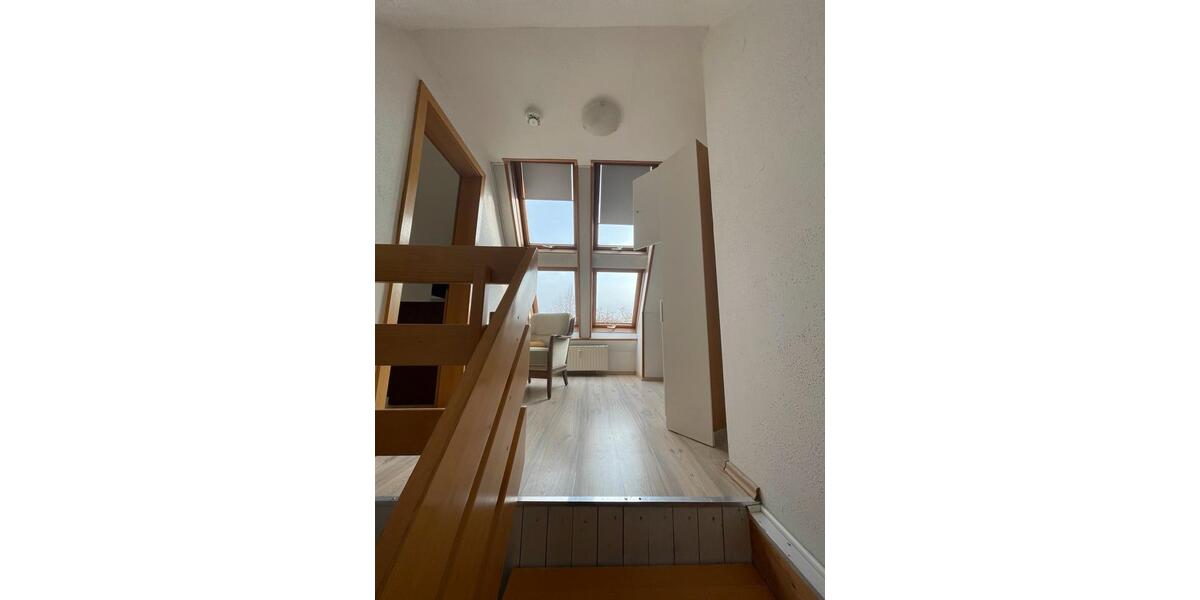 Dachgeschoßwohnung Haßfurt - 3 Zimmer, 120 m&sup2;, 800&euro; | Angebot:25449945