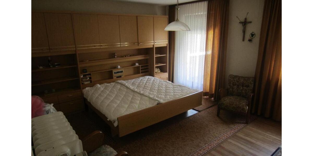 Einfamilienhaus Schweinfurt Gartenstadt - 8 Zimmer, 140 m&sup2;, 399.000&euro; | Angebot:24876776