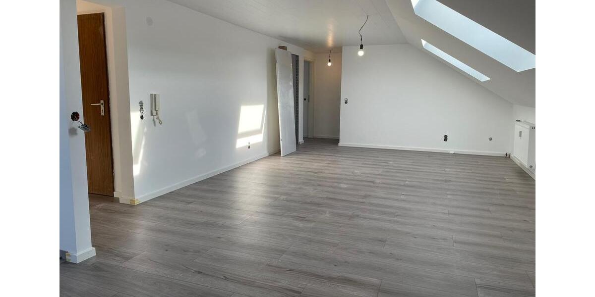 Dachgeschoßwohnung Volkach - 3 Zimmer, 68 m&sup2;, 750&euro; | Angebot:25860477