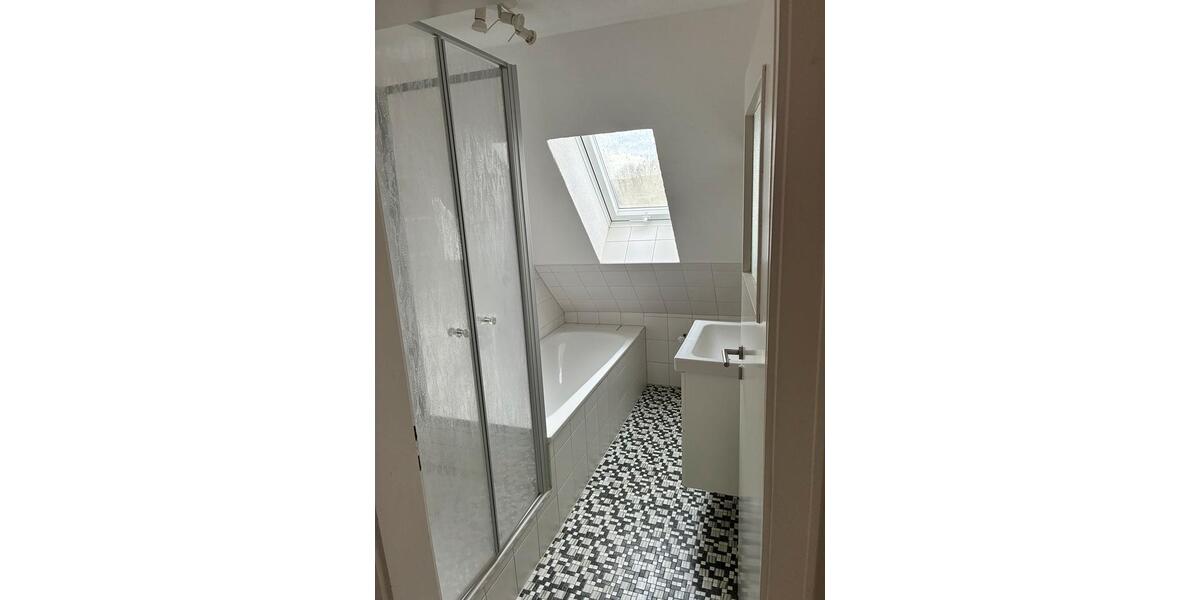 Einfamilienhaus Hohenroth - 3 Zimmer, 172 m&sup2;, 369.000&euro; | Angebot:26040339