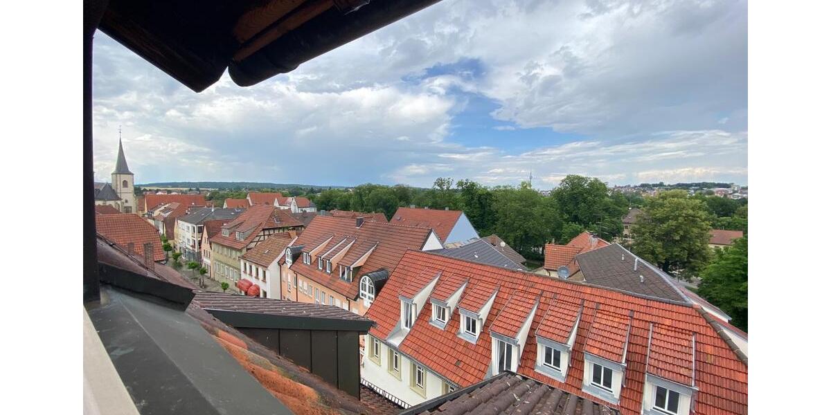 Dachgeschoßwohnung Haßfurt - 4 Zimmer, 86 m&sup2;, 780&euro; | Angebot:25512566