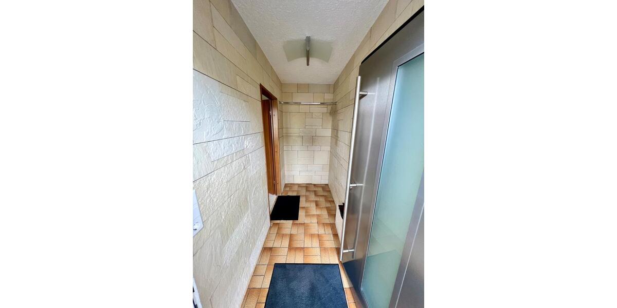 Reihenhaus Niederwerrn - 7 Zimmer, 156 m&sup2;, 398.000&euro; | Angebot:25299512