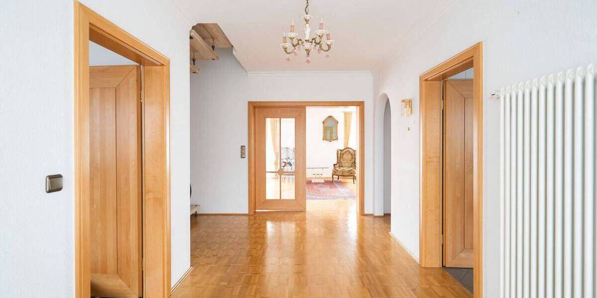 Einfamilienhaus Hohenroth - 6 Zimmer, 285 m&sup2;, 485.000&euro; | Angebot:26028493