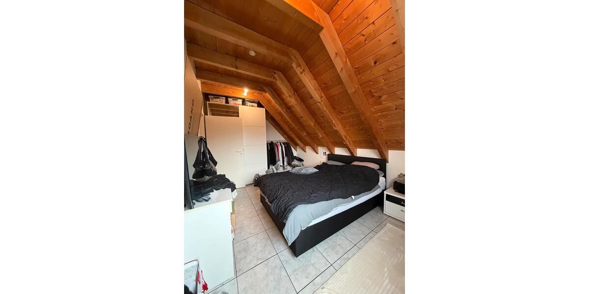 Dachgeschoßwohnung Gochsheim - 3 Zimmer, 80 m&sup2;, 920&euro; | Angebot:26039839