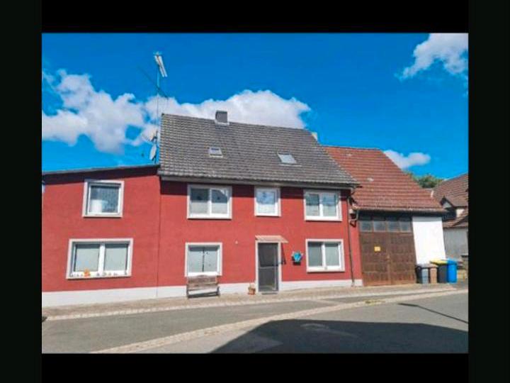 Einfamilienhaus Rauhenebrach - 8 Zimmer, 235 m&sup2;, 225.000&euro; | Angebot:27112116