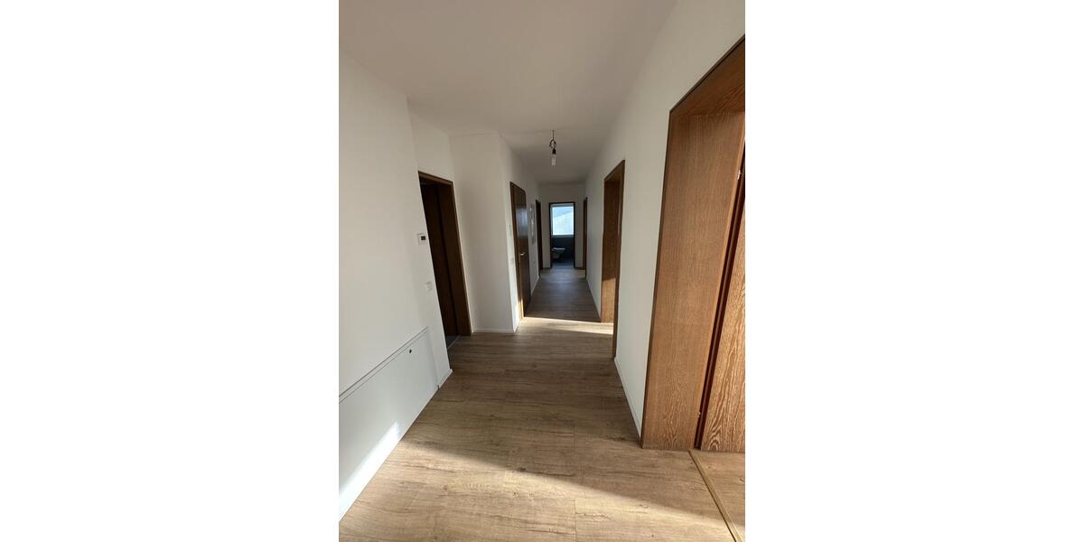 Etagenwohnung Schwebheim - 4 Zimmer, 102 m&sup2;, 1.150&euro; | Angebot:26664475