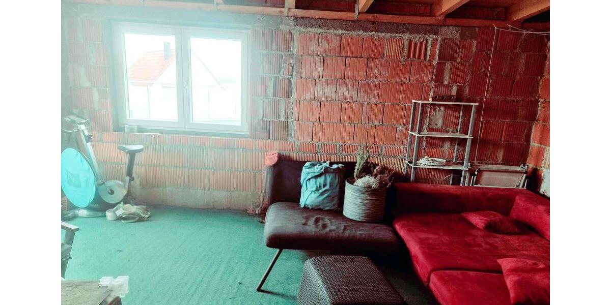 Einfamilienhaus Sulzfeld - 7 Zimmer, 208 m&sup2;, 209.000&euro; | Angebot:25870355