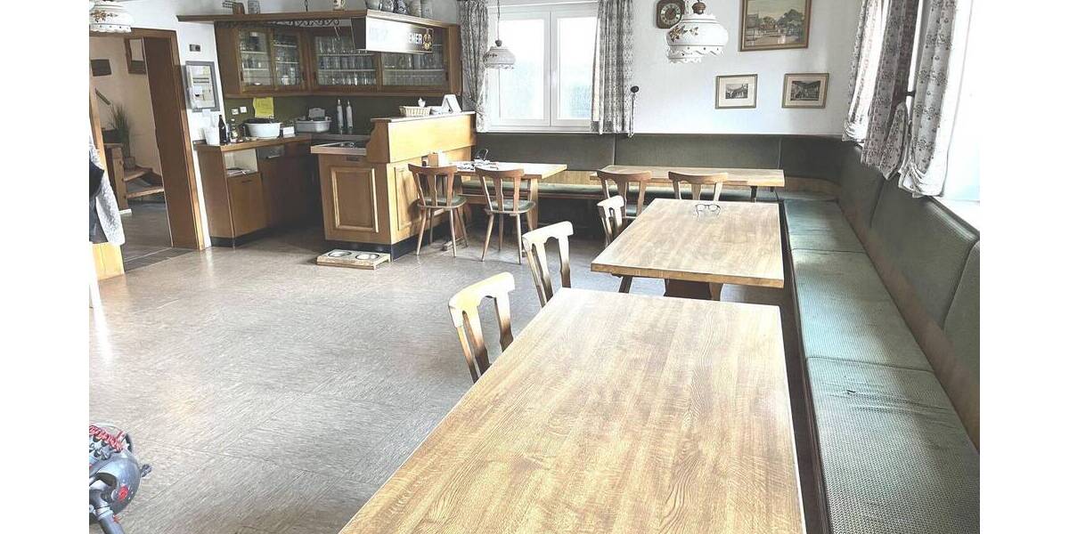Einfamilienhaus Hofheim - 9 Zimmer, 200 m&sup2;, 270.000&euro; | Angebot:26930429