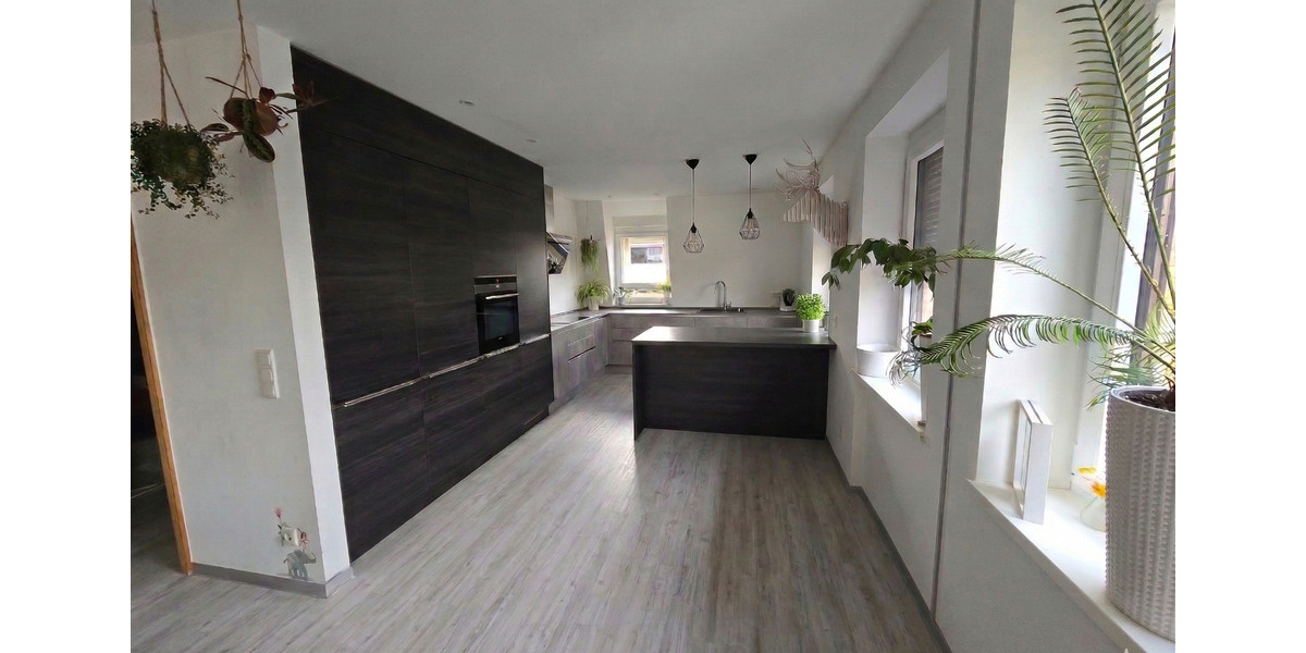 Maisonettenwohnung Schweinfurt Gartenstadt - 5 Zimmer, 206 m&sup2;, 1.620&euro; | Angebot:25941787