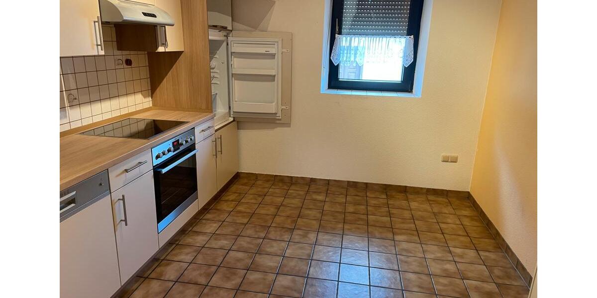 Erdgeschoßwohnung Sulzfeld - 3 Zimmer, 83 m&sup2;, 500&euro; | Angebot:25720264