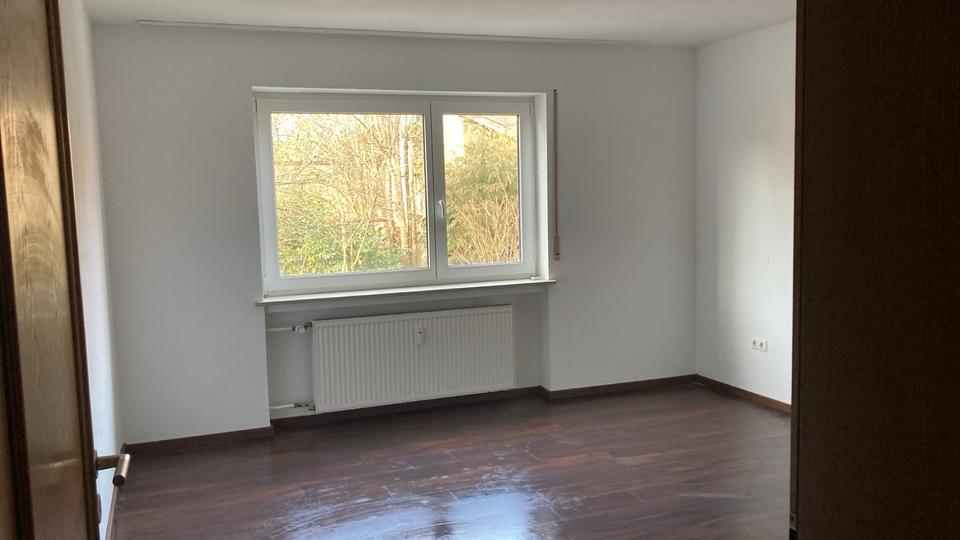 Erdgeschoßwohnung Sulzfeld - 4 Zimmer, 120 m&sup2;, 950&euro; | Angebot:25229438