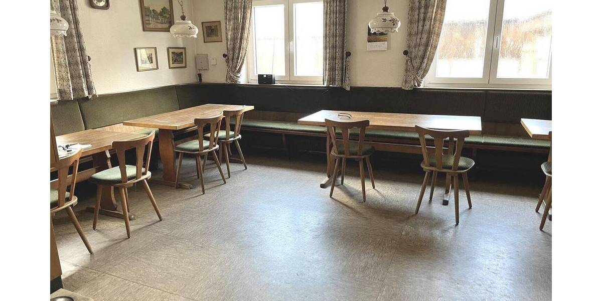 Einfamilienhaus Hofheim - 9 Zimmer, 200 m&sup2;, 270.000&euro; | Angebot:26930429