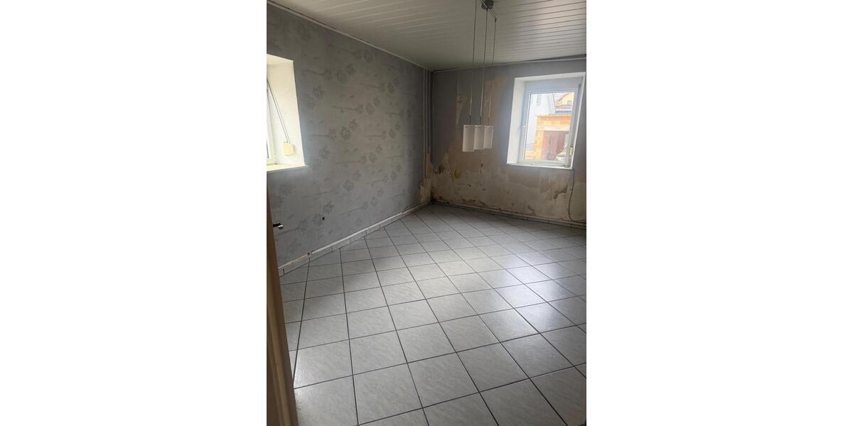 Einfamilienhaus Schweinfurt Haardt - 6 Zimmer, 150 m&sup2;, 170.000&euro; | Angebot:25427986