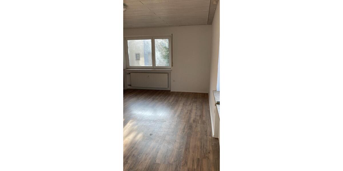 Erdgeschoßwohnung Sulzfeld - 4 Zimmer, 120 m&sup2;, 950&euro; | Angebot:25229438