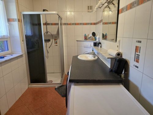 Einfamilienhaus mit Garten und Doppelgarage in 97539 Wonfurt (ID 10681) - Einfamilienhaus Wonfurt Wonfurt | Angebot:26656095