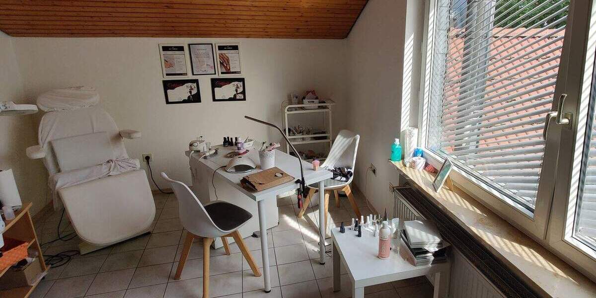 Einfamilienhaus Niederwerrn - 6 Zimmer, 141 m&sup2;, 555.000&euro; | Angebot:25670030