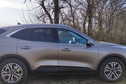 Ford Kuga 55.000 km 19.000 &euro; Schweinfurt 97422