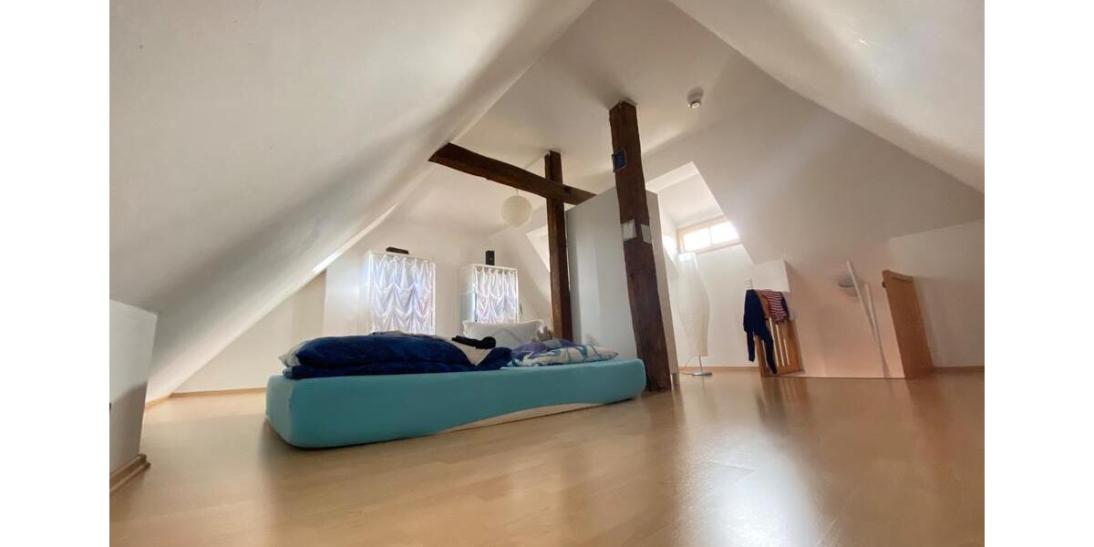 Dachgeschoßwohnung Haßfurt - 4 Zimmer, 86 m&sup2;, 780&euro; | Angebot:25512566