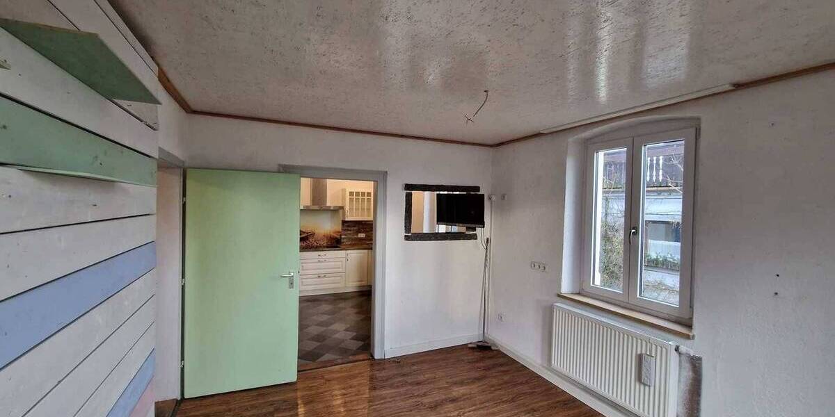 Einfamilienhaus Niederwerrn - 6 Zimmer, 129 m&sup2;, 250.000&euro; | Angebot:25664866