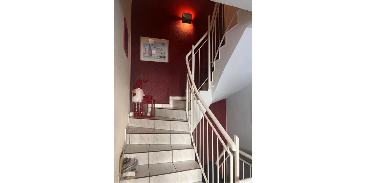 Etagenwohnung Bad Kissingen - 5 Zimmer, 130 m&sup2;, 1.400&euro; | Angebot:25796452