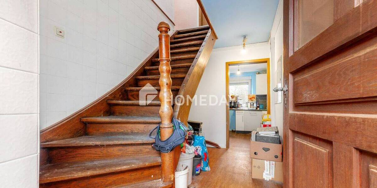 Einfamilienhaus Bergtheim Opferbaum - 8 Zimmer, 220 m&sup2;, 335.000&euro; | Angebot:25684249