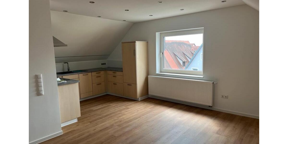 Dachgeschoßwohnung Grafenrheinfeld - 3 Zimmer, 65 m&sup2;, 650&euro; | Angebot:26686962