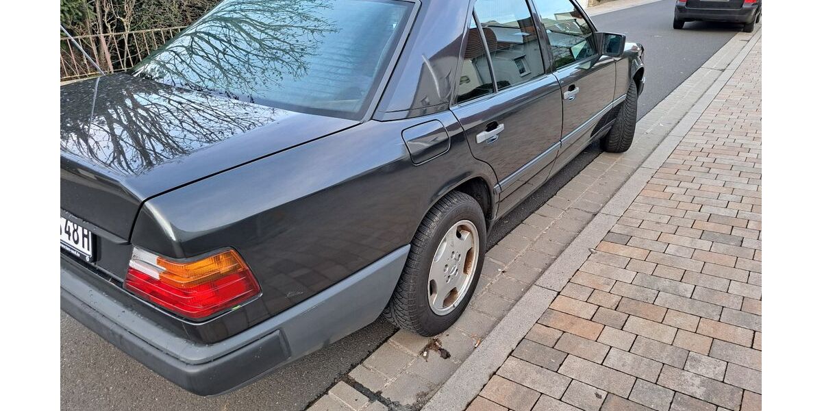 Mercedes-Benz 200 262.000 km 4.725 &euro; Gerolzhofen 97447