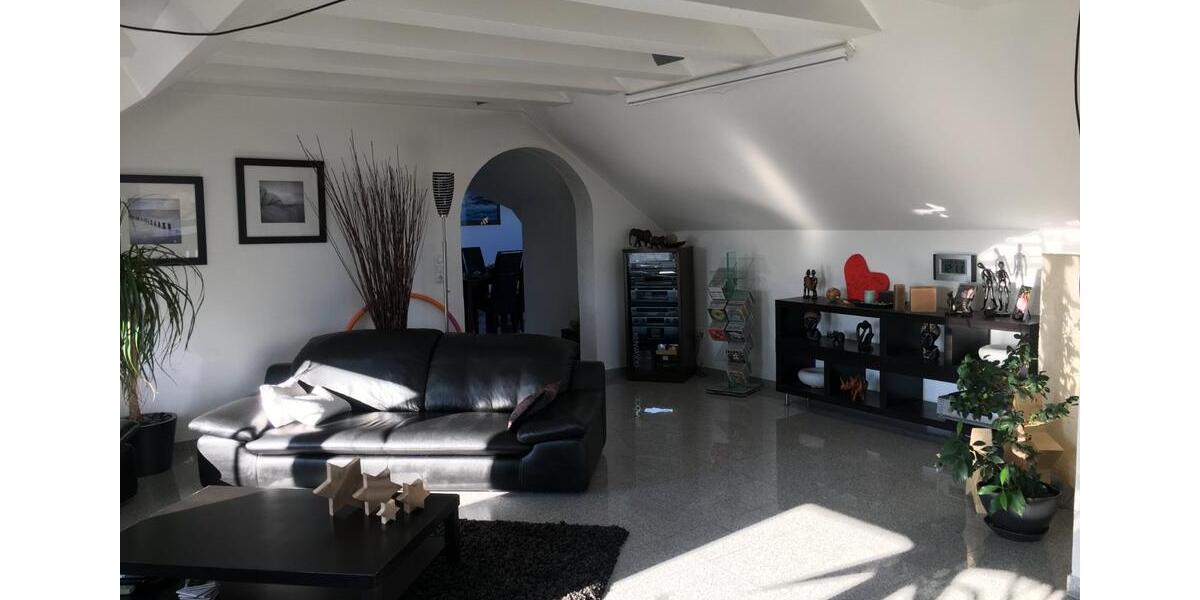 Dachgeschoßwohnung Kolitzheim - 5 Zimmer, 110 m&sup2;, 880&euro; | Angebot:24884524