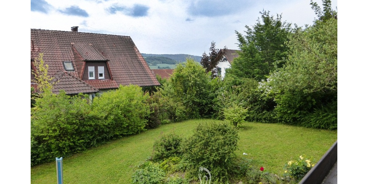 Wohnen mit Weitblick – schöner Bungalow mit Untergeschoss in ruhiger Feldrandlage - Bungalow Arnstein | Angebot:25838799