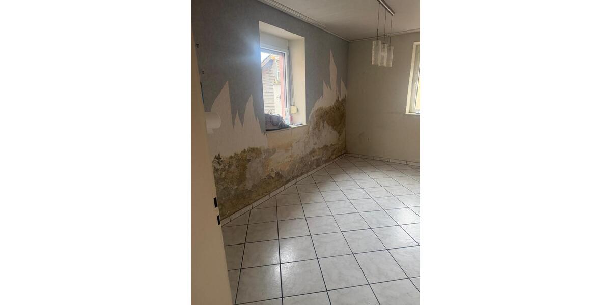 Einfamilienhaus Schweinfurt Haardt - 6 Zimmer, 150 m&sup2;, 170.000&euro; | Angebot:25427986