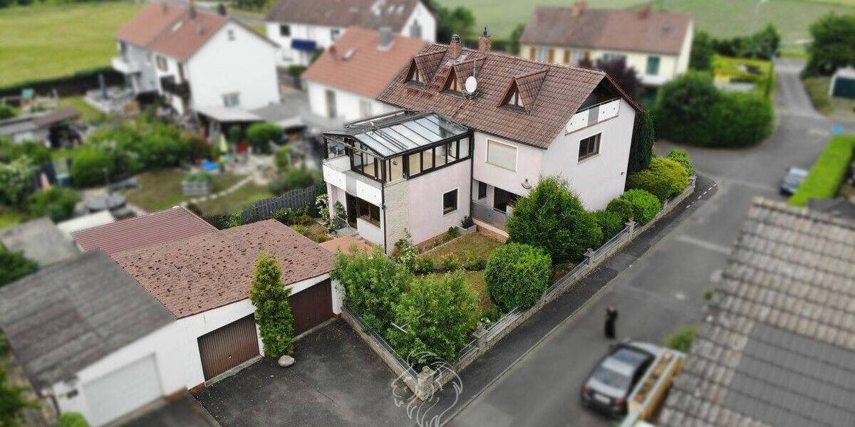 Doppelhaushälfte Volkach - 8 Zimmer, 185 m&sup2;, 357.000&euro; | Angebot:25737335