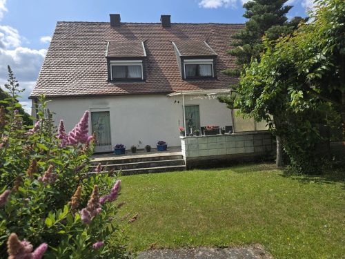 Doppelhaushälfte mit Garten in ruhiger Lage von 97437 Haßfurt, 22 min. bis Schweinfurt, 30 min. bis Bamberg (ID 10526) - Doppelhaushälfte Haßfurt Haßfurt | Angebot:21318901