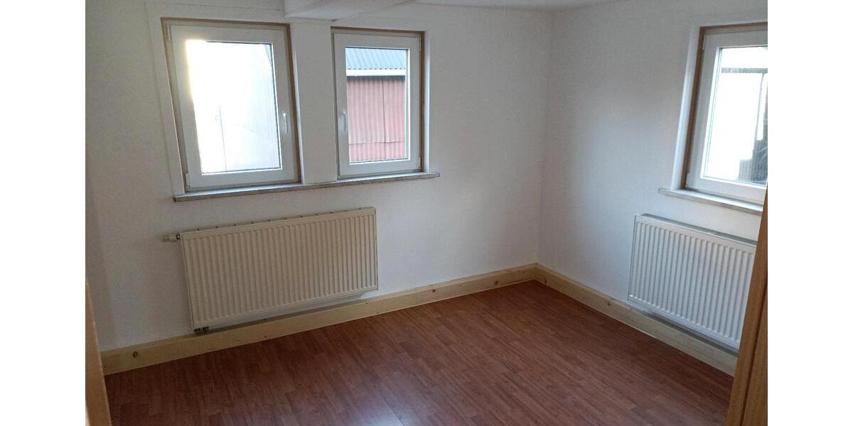 Einfamilienhaus Hammelburg - 9 Zimmer, 113 m&sup2;, 650&euro; | Angebot:25603624